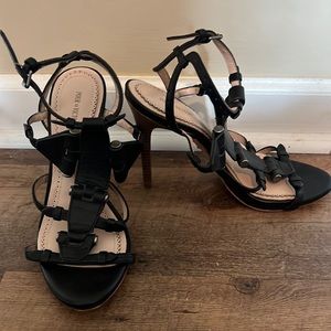 Pour La Victoire Heels